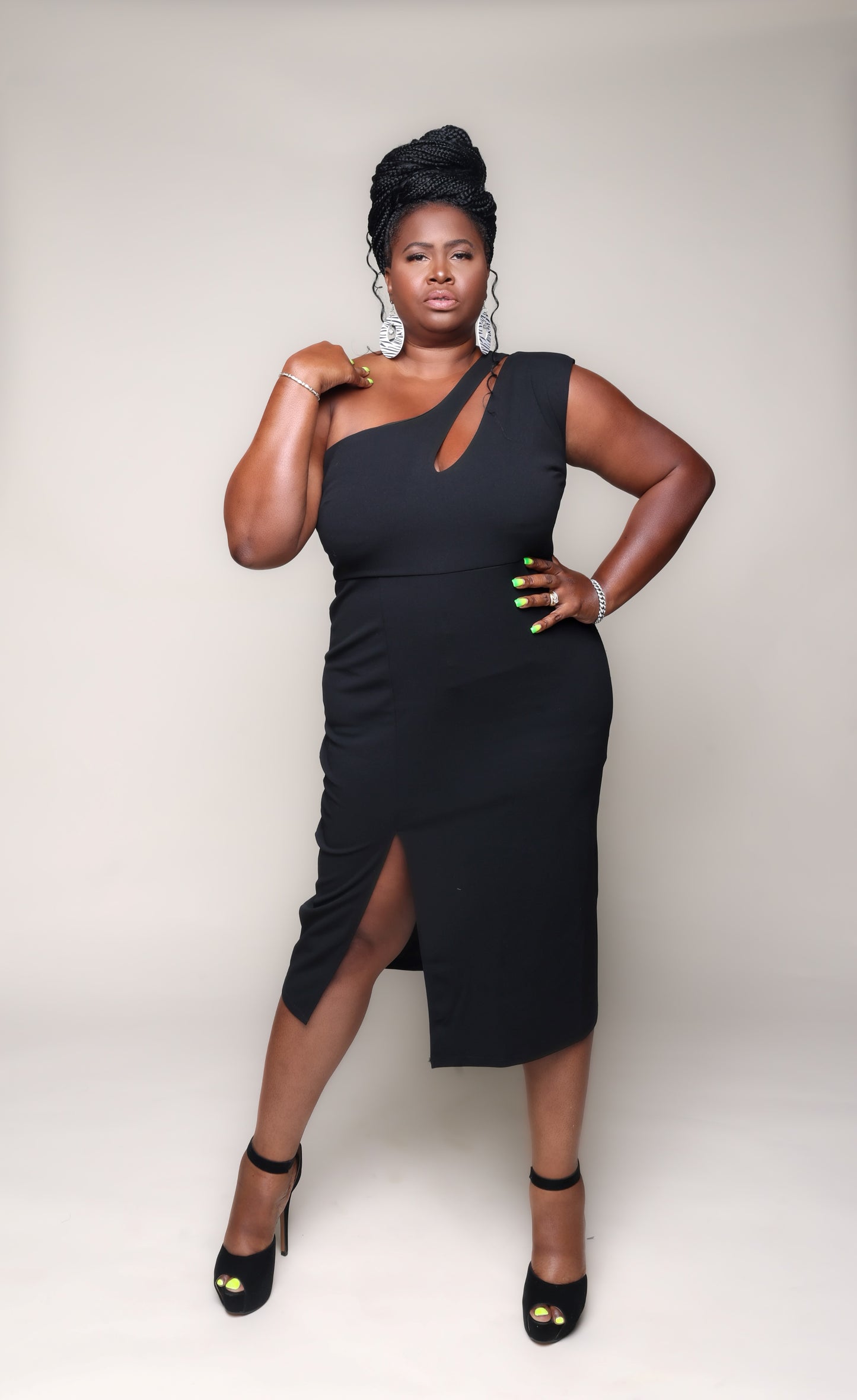 Date Night Sleeveless Midi Dress (Plus Size)